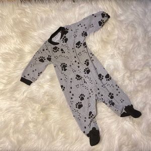 3/25$ Carters Fleece onesie footie pyjamas Size 6 mos Puppy Paw Print